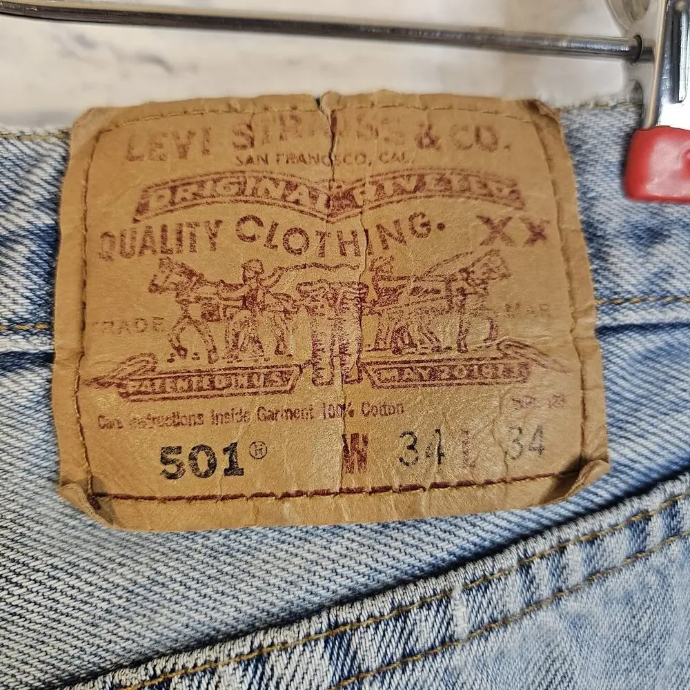 Levi’s 501 Jeans Men’s 34x34 Blue Straight Fit Button Fly Distressed Y2K Yr 2000